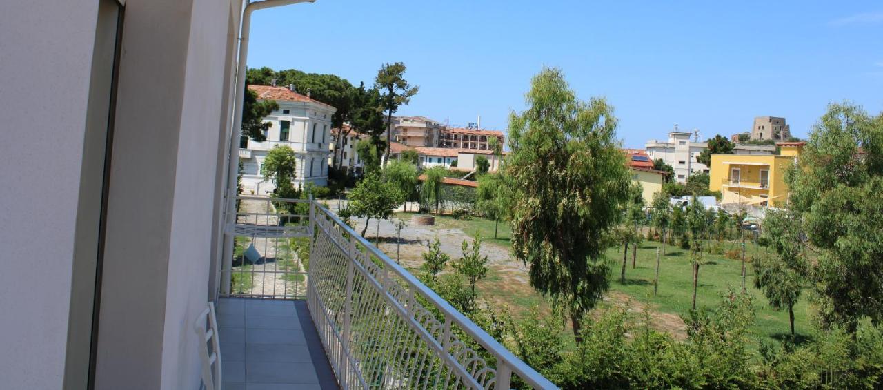 Afrodite Hotel Scalea Exterior photo